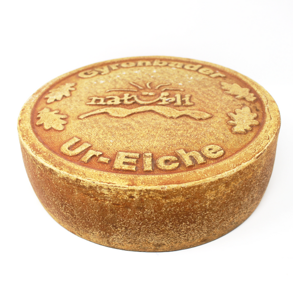 Ur-Eiche Cheese Switzerland - Cured and Cultivated